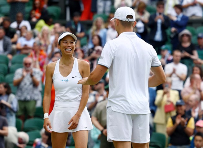 谢淑薇刚在温布顿拿下混双冠军。(路透资料照)