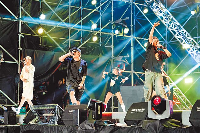 玖壹壹日前为将军吼音乐节压轴嗨唱。（台南市政府提供）