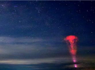 影》南橫埡口現「巨大噴流」 氣象站長驚呼：從未看過