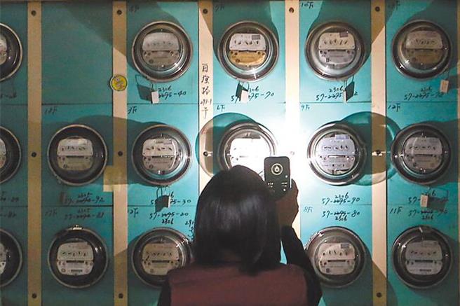 租屋電費新制7月15日上路，明定房東按實際收費，卻有租客控房東直接漲租金。（本報資料照片）