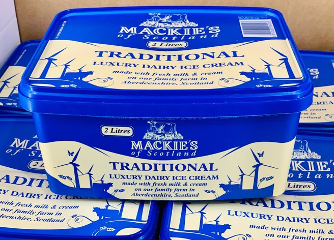 好市多販售的「蘇格蘭經典牛奶冰淇淋」、「英式蜂巢狀糖塊冰淇淋」內容物短少，業者發公告表示，購買的民眾可至賣場退溢付的錢。（翻攝「Costco好市多 商品經驗老實說中」臉書）