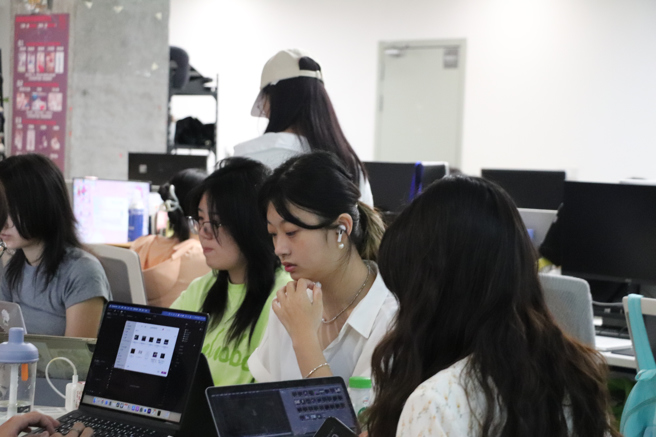 芒果实习生屠安婷。（摄/李品臻）