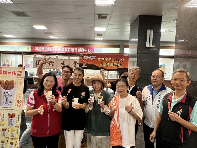 南投山城艺术节有嘻哈潮流市集，包括古着配件、小吃美食、异国料理等。（杨静茹摄）