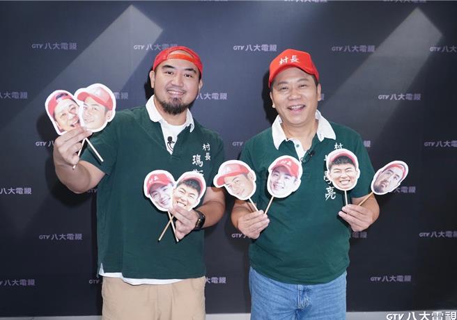 卜學亮（右）、瑪斯卡直播分享錄影艱辛。（八大提供）