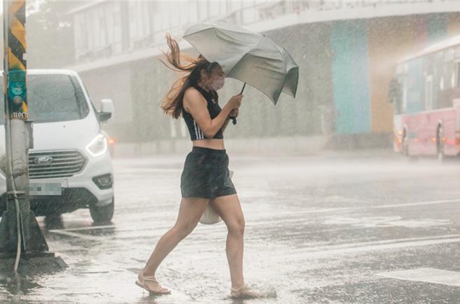 中颱凱米逼近，預計周三、周四颱風最接近台灣，風雨最劇烈。（示意圖／資料照）