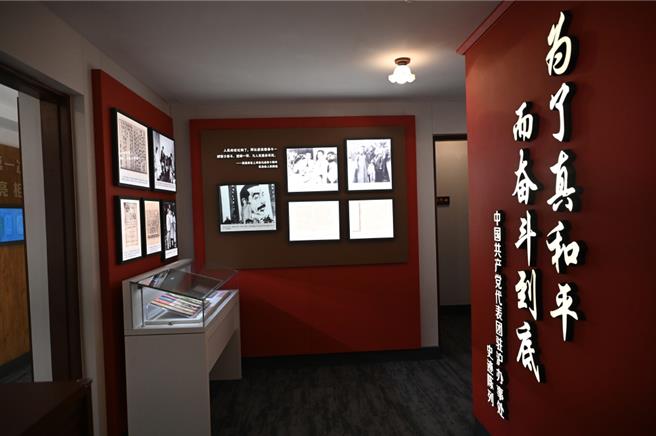 周公馆重新开放。图为周公馆全新展陈内景。（中共一大纪念馆提供）