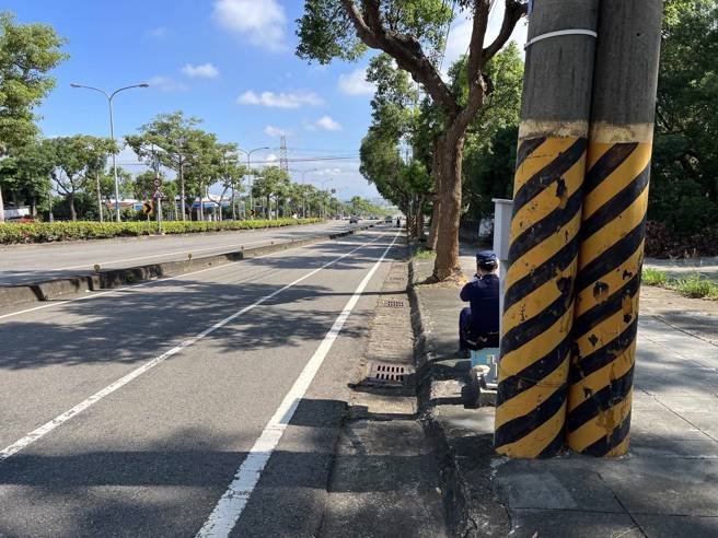 有民眾抱怨行经台中市台湾大道六段(往沙鹿方向)时，疑似遭到员警躲起来偷拍测速，对此，警方表示该地点「取缔合乎规定」。（图／警方提供）