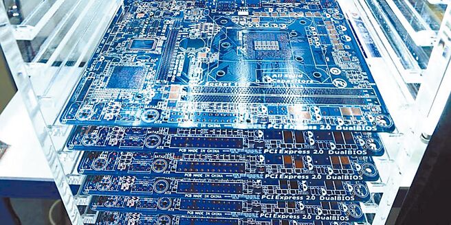 展望欣兴2024年营运，法人表示，在ABF载板部分，目前已进入GPU领导厂商AISERVER周边晶片载板供应，且公司在下一代GPU产品持续与客户合作，预期后续随客户新产品放量，出货量有望增温，欣兴高阶载板生产能力领先同业，维持今年高阶载板比重将提升至六成以上之预期。图／本报资料照片