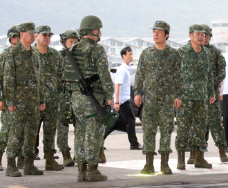 黨內無言的抗議？ 謝龍介曝賴清德危機  點名2人恐遭清算