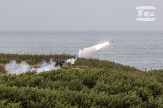 汉光40演习澎湖实弹火炮齐发 刺针、标枪飞弹全数命中