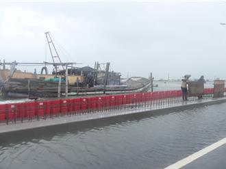 凱米挾豪雨 雲林箔子寮漁港溢堤近2米！漁民憂船漂上馬路