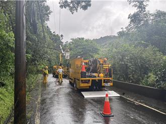 凱米颱風威脅大 三鶯地區驚傳2路樹傾倒