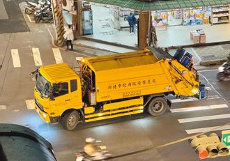 颱風假垃圾堆兩天？新北環保局頂凱米強颱 明晚機動加班 