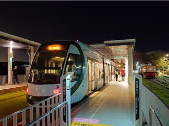 凱米襲颱高雄連放2天假 輕軌、渡輪皆停駛