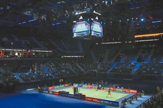 前进巴黎奥运倒数2天》大陆羽球5路守霸业 我4线出击