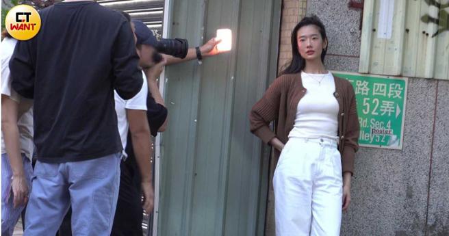 穿着长袖服装的茱蒂蒙虽然被热到满脸通红，但表情仍十分淡定。（图／本刊摄影组）