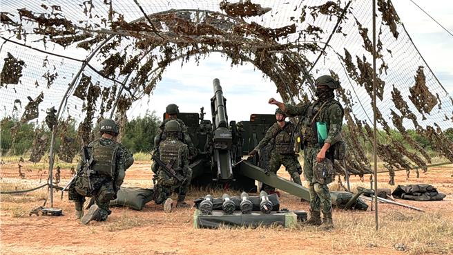 金防部今日正常進行「漢光40號」演習，清晨在后湖地區進行「聯合反登陸作戰」操演，展現國軍精實戰力。(于家麒攝)