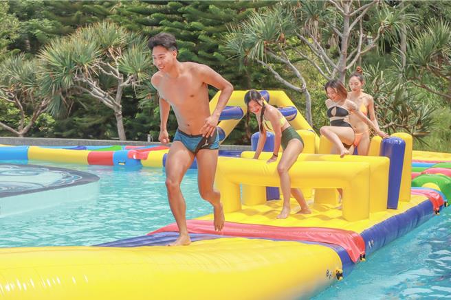 全台21县市(24)日放颱风假，多家游乐园与水族馆为保障游客安全，宣布24日暂停营业。(丽宝乐园度假区提供)