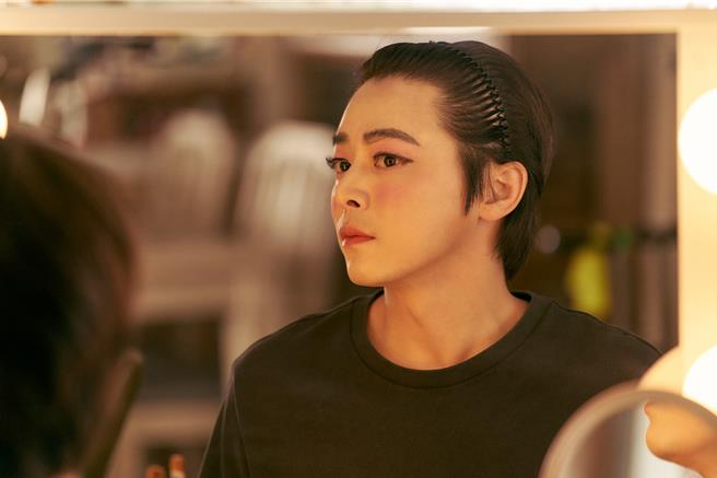 曹政奭瘦7公斤扮女装，还接受指压、淋巴腺按摩疗程。（车库娱乐提供）