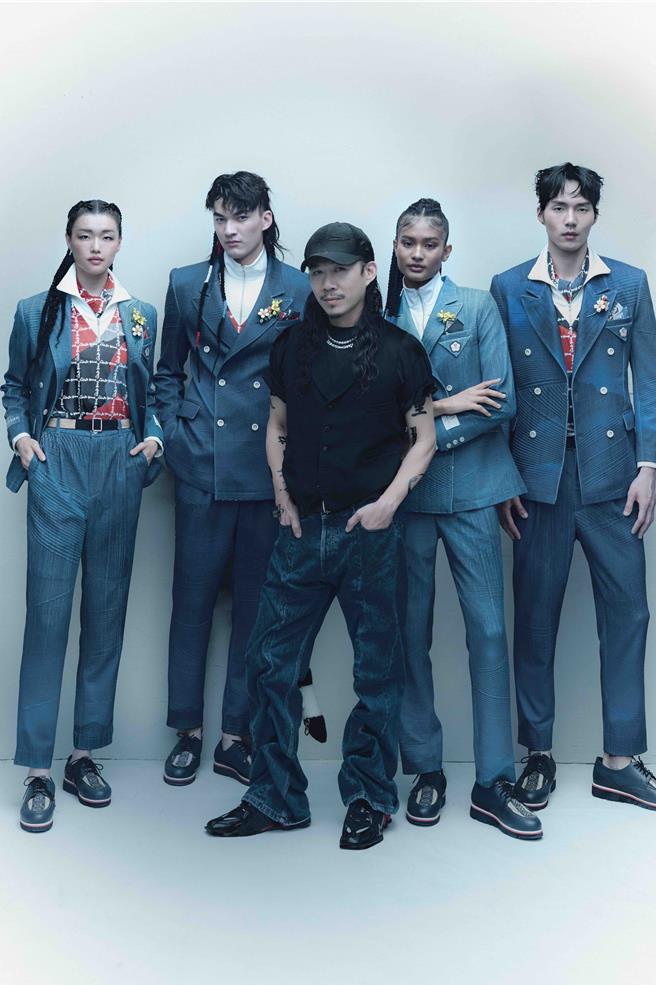 周裕颖（中）二度为中华队设计进场团服，被《富比士》评奥运进场服10大最时尚队服。（JUST IN XX提供）