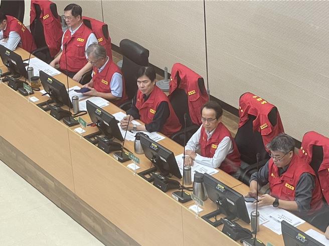 高雄市長陳其邁主持凱米颱風工作會議。（洪浩軒攝）