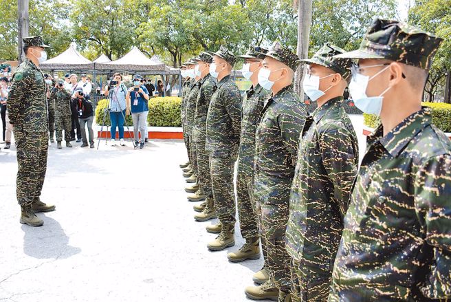 受到凯米颱风侵台影响，台北市兵役局表示，陆军第0180梯次延至26日入营。（示意图，本报资料照片）