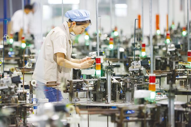 6月工業生產指數為94.09，年增13.23％，製造業生產指數為93.34，年增13.50％，兩大指數連四紅。圖／中新社