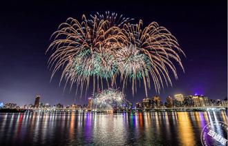 大稻埕情人节烟火秀登场 饭店多箭齐放 享受不同烟火乐趣