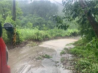 美濃夏令營師生37人  受困黃蝶翠谷山區待救