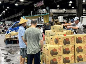 西螺果菜市場交易量腰斬 2因素交易均價跌2元