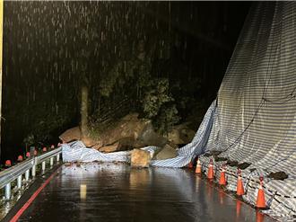 颱風「凱米」過後三峽土石塌方 警方封閉台114線