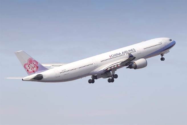 华航一架班机从日本返台，受到凯米颱风影响2度降落松机失败，机长当机立断转降桃园，最终顺利降落，让乘客激动鼓掌。(资料照)