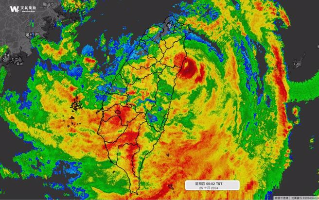 凯米出海后，由西南风接管，中南部地区首当其衝。（翻摄天气风险脸书）
