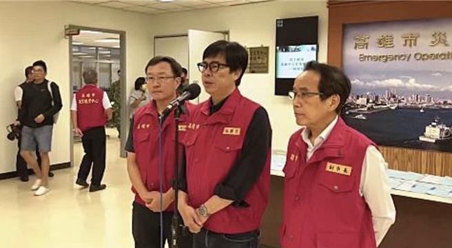 高雄市長陳其邁（中）。（翻攝照片／洪靖宜高雄傳真）