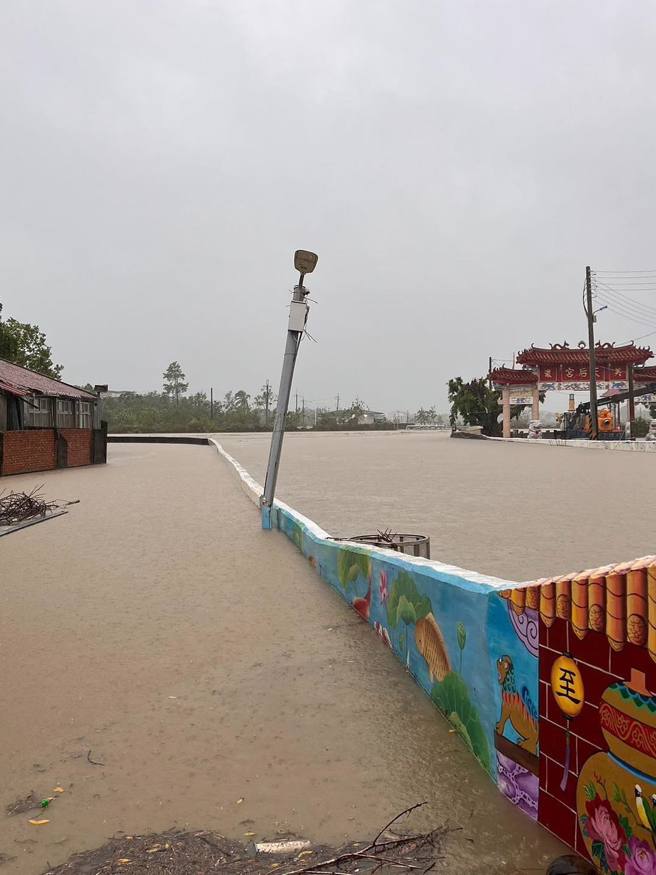 高雄災情。（取自邱議瑩臉書）