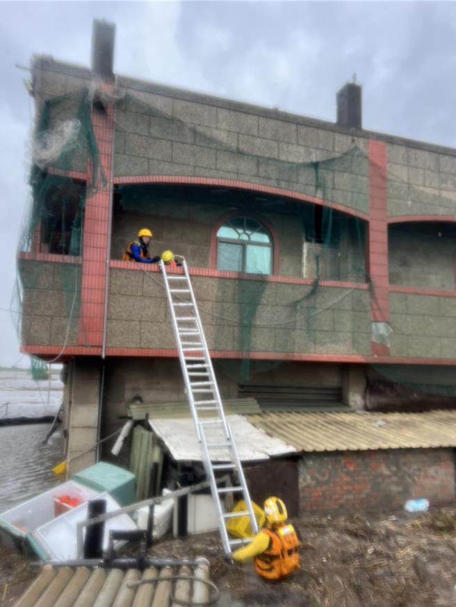 凱米颱風傳造成濁水溪暴漲潰堤，經濟部水利署緊急澄清，濁水溪流域無潰堤也無溢堤情形。(民眾提供／葉靜美彰化傳真)