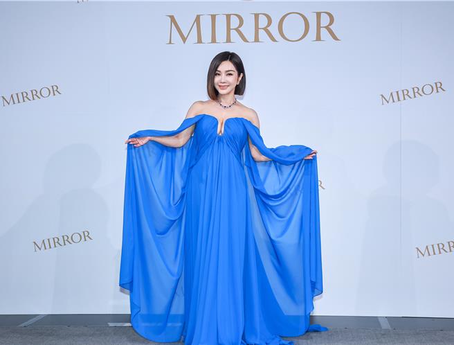 陳美鳳打扮貴氣優雅宛如女神登場。（羅永銘攝）