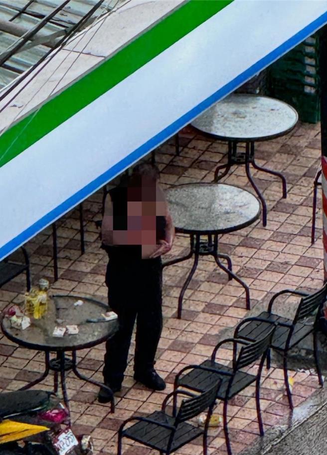 颱風夜張男酒醉後騷擾男顧客，遭棍棒毆打血染超商。(取自threads／廖姮玥桃園傳真)