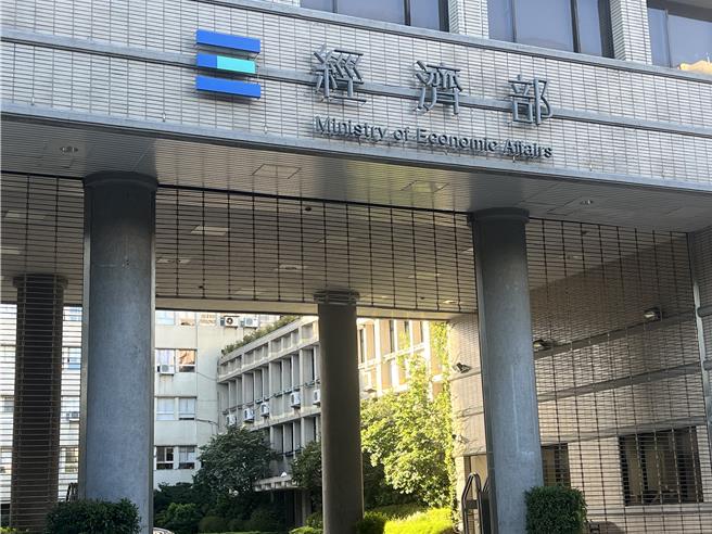 凱米颱風豪雨為部份中小型公司帶來災損，經濟部今宣布啟動「中小企業災後復舊財務協處」。(王玉樹攝)