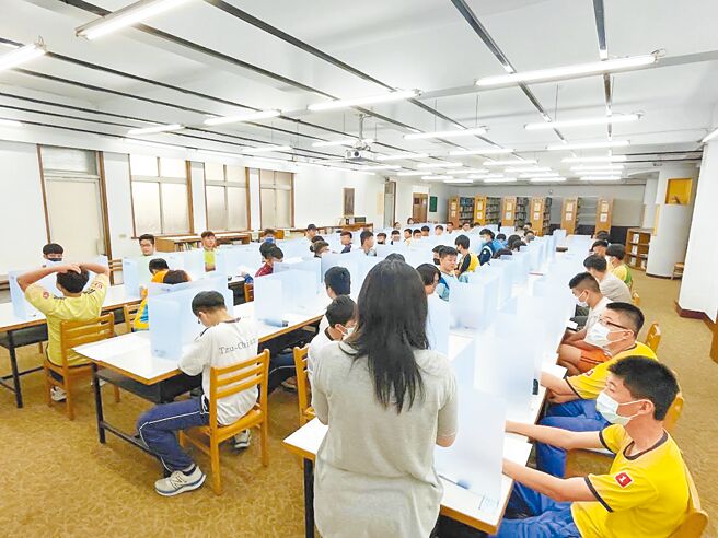 桃園市教育局今年將針對增班的國小及國中投入經費，共增107班，總計投入3600萬元。（桃園市教育局提供／姜霏桃園傳真）