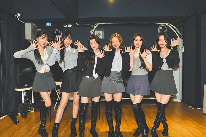 幻藍小熊采甄（左起）、Nico、毓、XXIN、許媛媛、Ayeon推出真人實境秀節目。（天空娛樂提供）