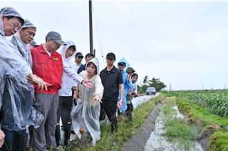 視察學甲高粱農損 卓榮泰：所有農災從寬認定、簡化流程