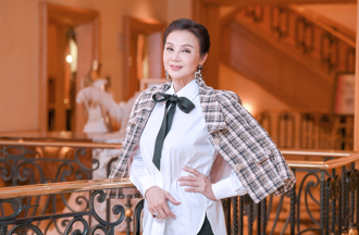 昔因王祖贤离婚　谢玲玲晒美照遭黑「可惜人工化了」3字回答令人心疼