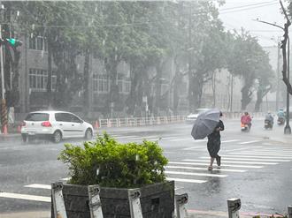 天气》豪雨夜袭中南部！大台北大雷雨午后开炸