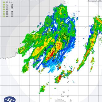 雷雨還在亂！嘉義機場暫停地面作業 1架次上空等候