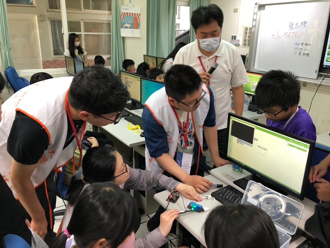 龍華科大USR舉辦資訊營 馬祖學子體驗物聯網AI應用與遊戲設計 