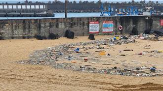 凱米造成大量海漂垃圾 大武崙沙灘還要清2天