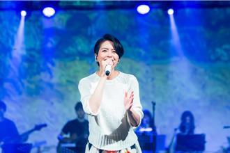 梁詠琪來台開唱遇強颱　重溫19歲魔王曲目找回滄桑感