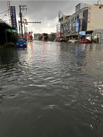 西南气流强势台南午后多区淹水 雨量飙破200毫米