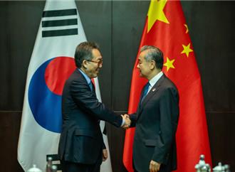 王毅見韓外長強調密切戰略溝通至關朝鮮半島和平穩定